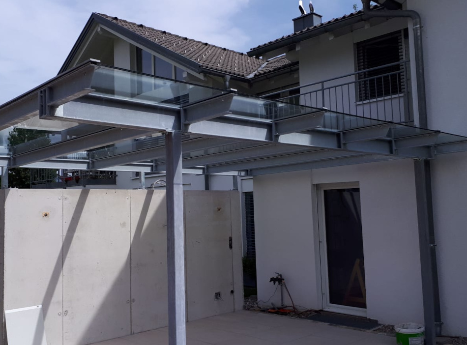 Überdachung mit Verbundsicherheitsglas (VSG)