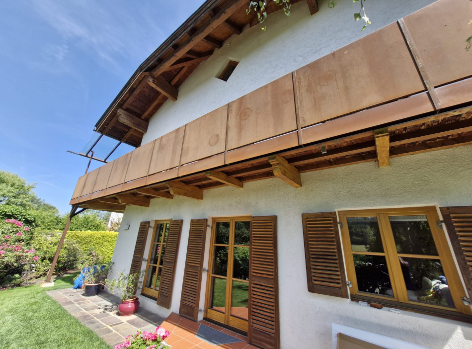 Balkon aus Cortenstahl